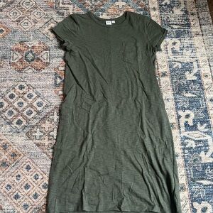 GAP Olive Green T-Shirt